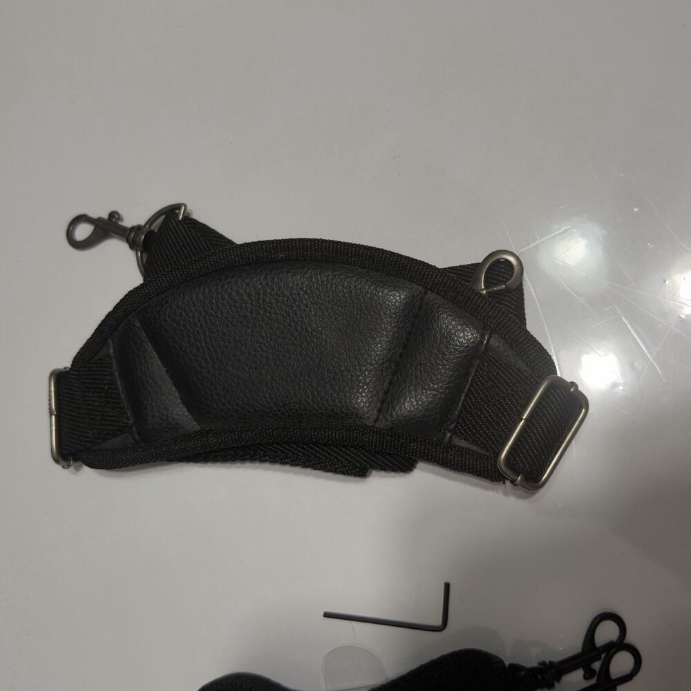 Icon Camera Case Top loading Multiple Compartments - Picture 5 of 7